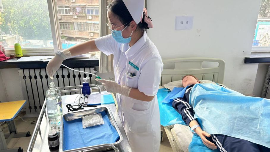 以考促学，以练促精，奉献无悔的青春