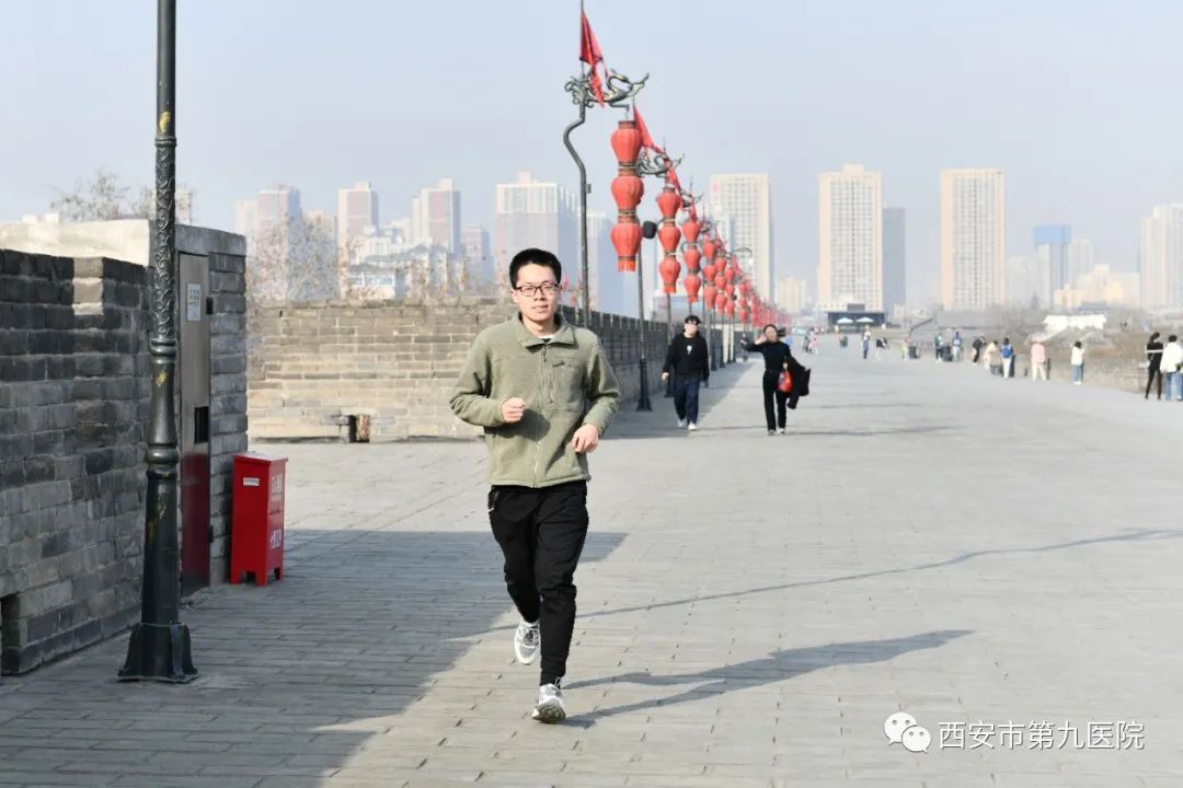【健步走】市九院举行“扬帆启新程 健康向未来”庆祝国际“三八”妇女节城墙健康健步走活动 【健步走】市九院举行“扬帆启新程 健康向未来”庆祝国际“三八”妇女节城墙健康健步走活动