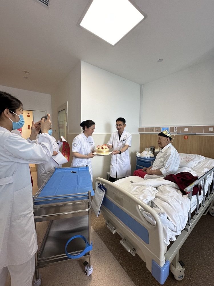 百岁老人的特殊生日 百岁老人的特殊生日