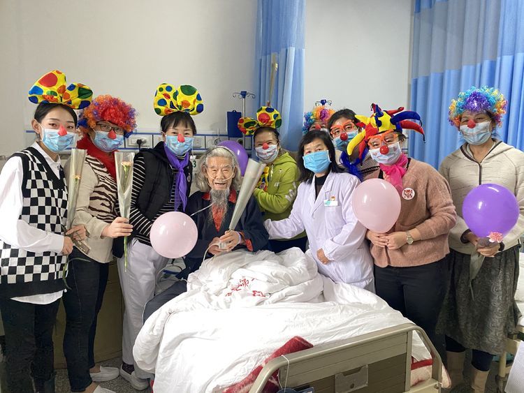 热烈祝贺西安市第九医院 “小丑医生”志愿服务项目荣获第六届中国 青年志愿服务项目大赛银奖 热烈祝贺西安市第九医院 “小丑医生”志愿服务项目荣获第六届中国 青年志愿服务项目大赛银奖