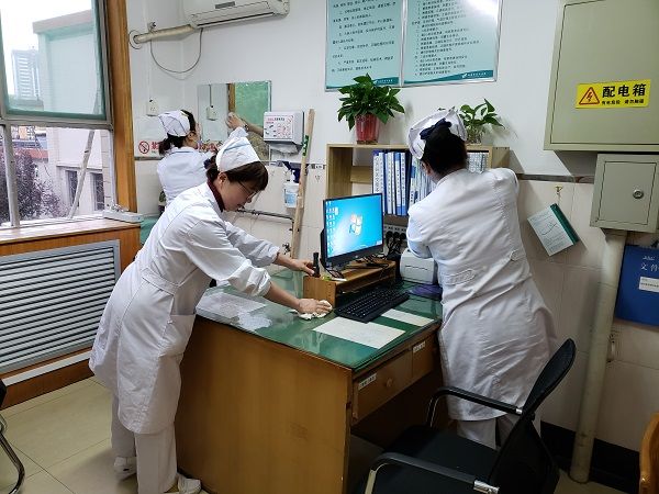 加强医院文化建设 市九院周五清扫日活动凝心聚力