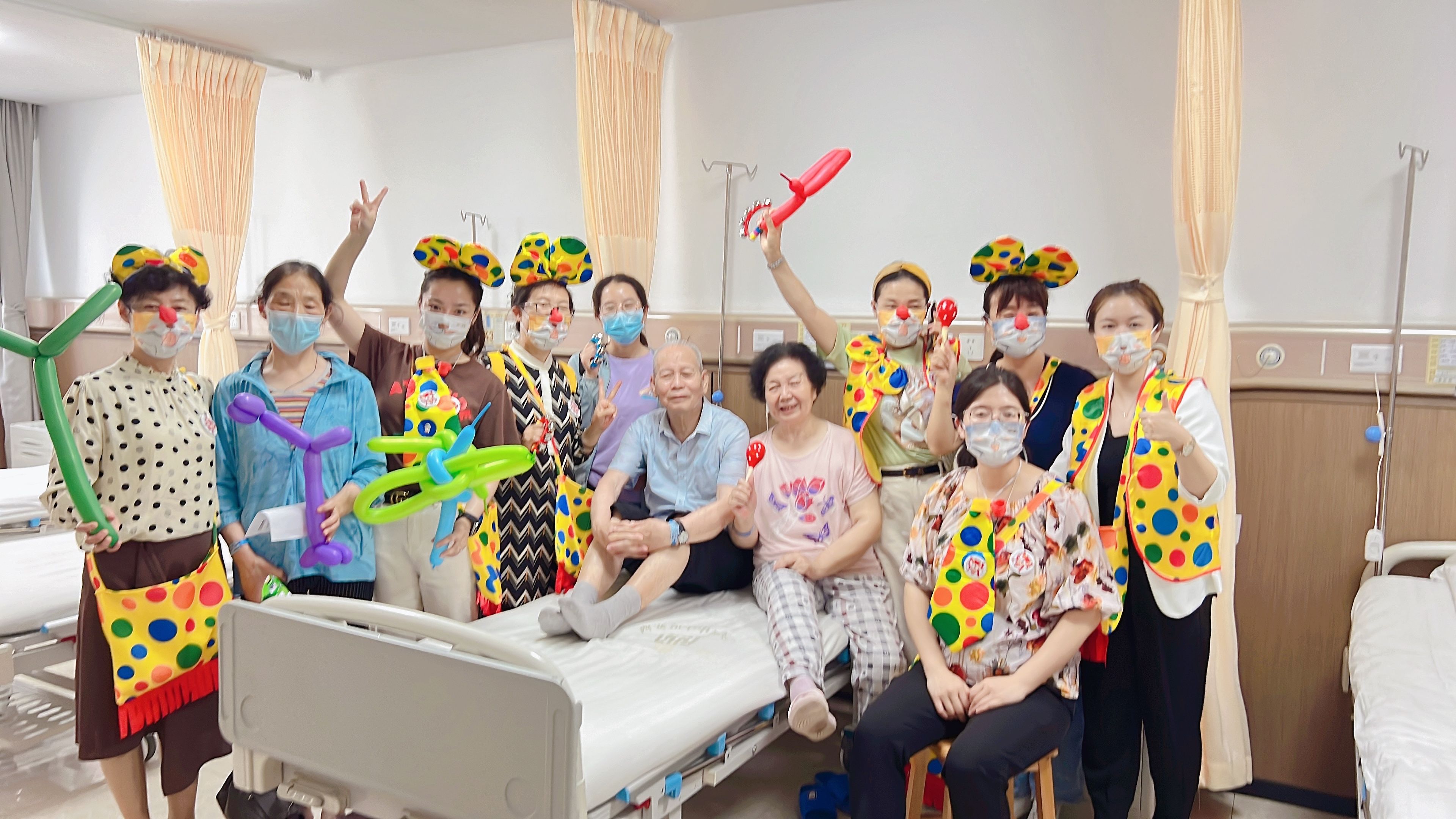 热烈祝贺西安市第九医院 “小丑医生”志愿服务项目荣获第六届中国 青年志愿服务项目大赛银奖 热烈祝贺西安市第九医院 “小丑医生”志愿服务项目荣获第六届中国 青年志愿服务项目大赛银奖