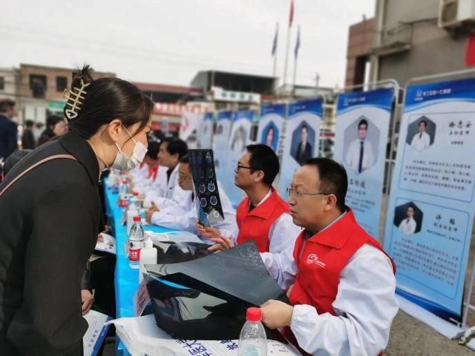 西安市第九医院 开展第十八个“世界卒中日”暨卒中科普宣传周系列活动