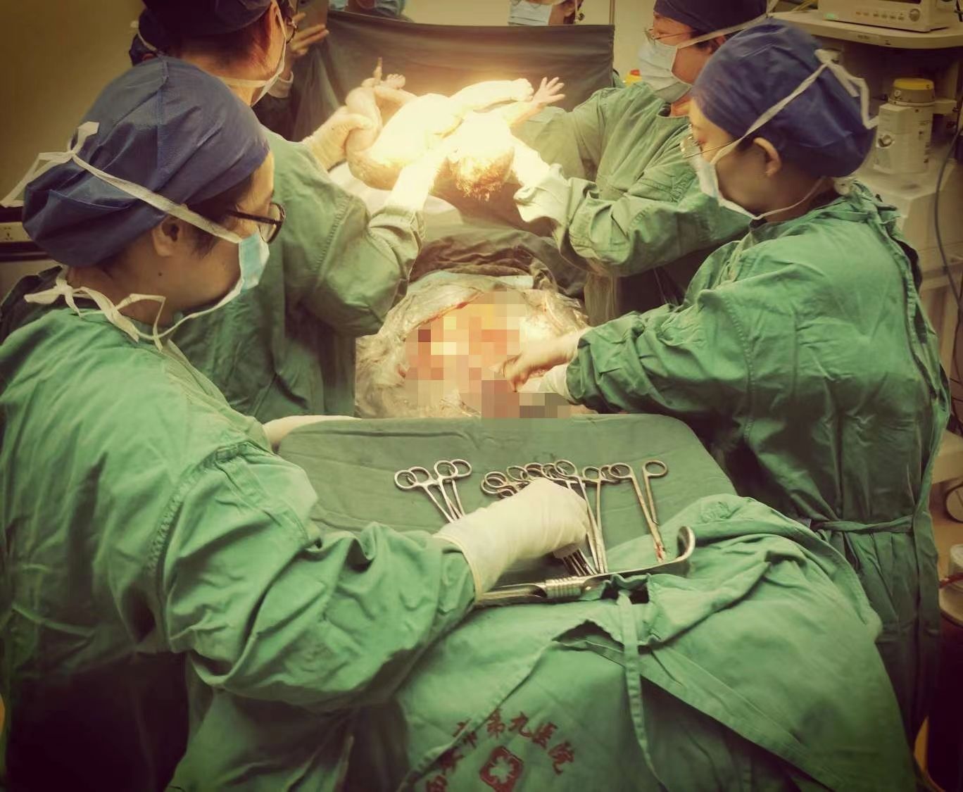 妇产科二区喜迎“跨年宝宝”