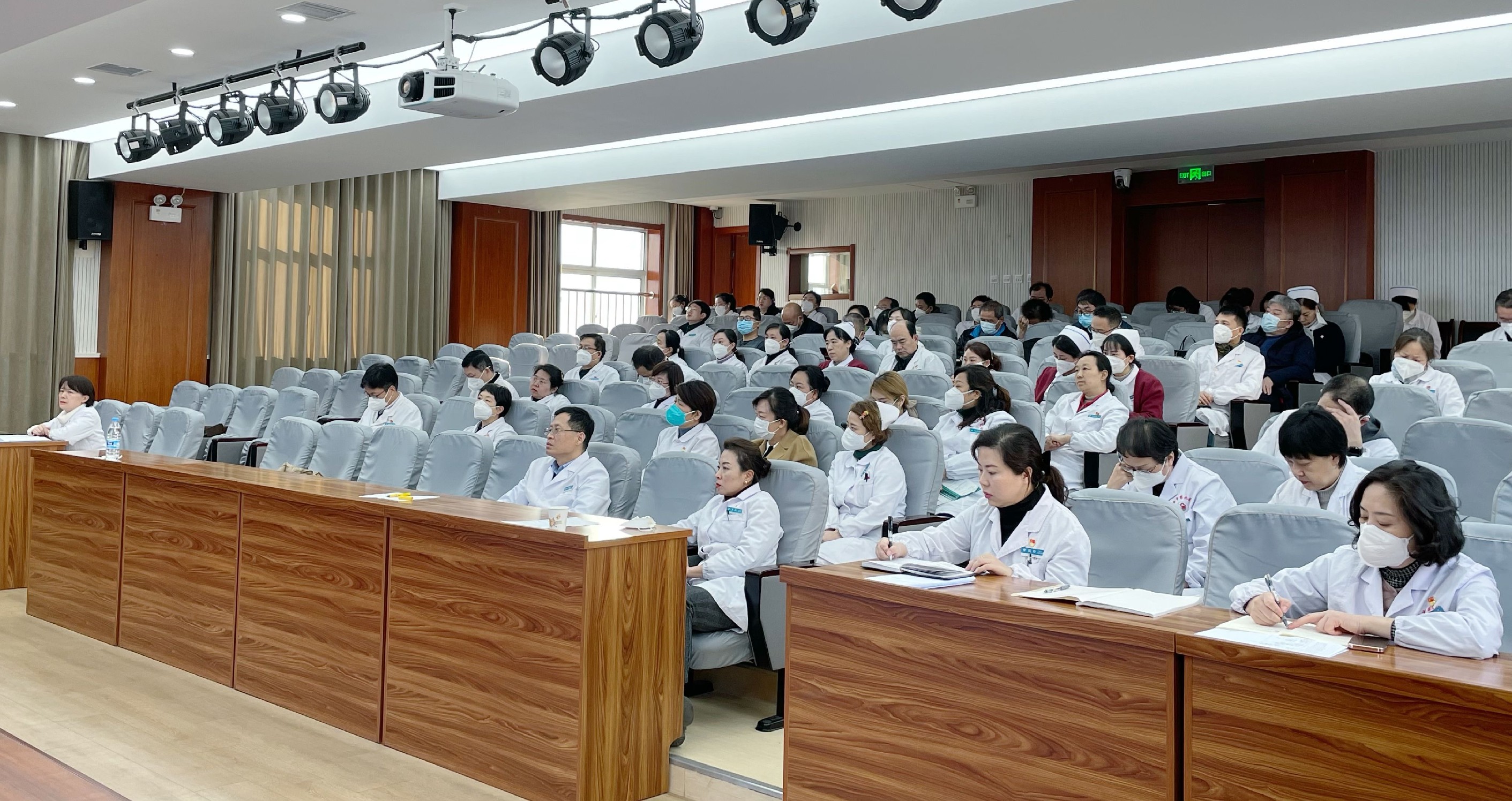 西安市第九医院党委书记郑菊贤讲授党的二十大精神专题党课 西安市第九医院党委书记郑菊贤讲授党的二十大精神专题党课