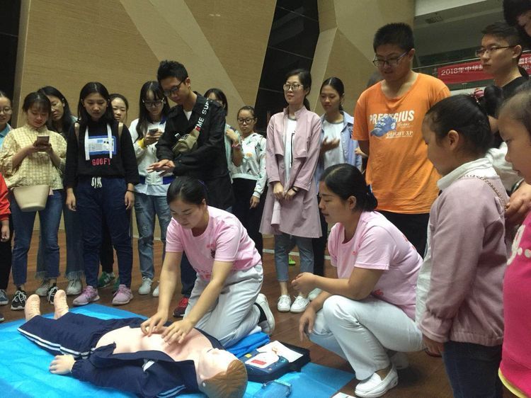 市九院护理人员参加中华护理学会全国科普日活动 市九院护理人员参加中华护理学会全国科普日活动