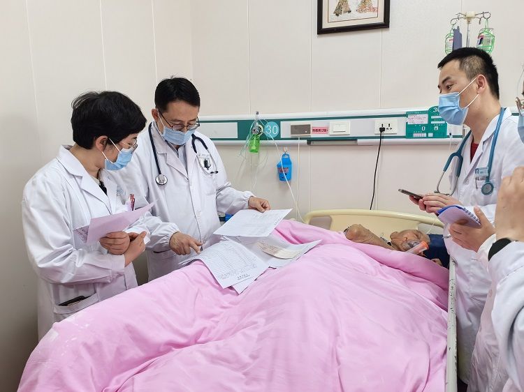 老有所医 爱心互助 老有所医 爱心互助