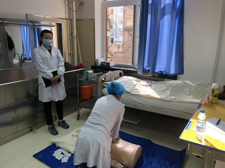 “医路漫漫,医技之长”—2020年西安市第九医院临床医生心肺复苏技能考核圆满结束 “医路漫漫,医技之长”—2020年西安市第九医院临床医生心肺复苏技能考核圆满结束