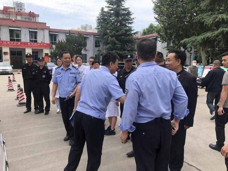 市公安局碑林分局太乙路派出所来我院开展扫黑除恶专项斗争宣传活动 市公安局碑林分局太乙路派出所来我院开展扫黑除恶专项斗争宣传活动