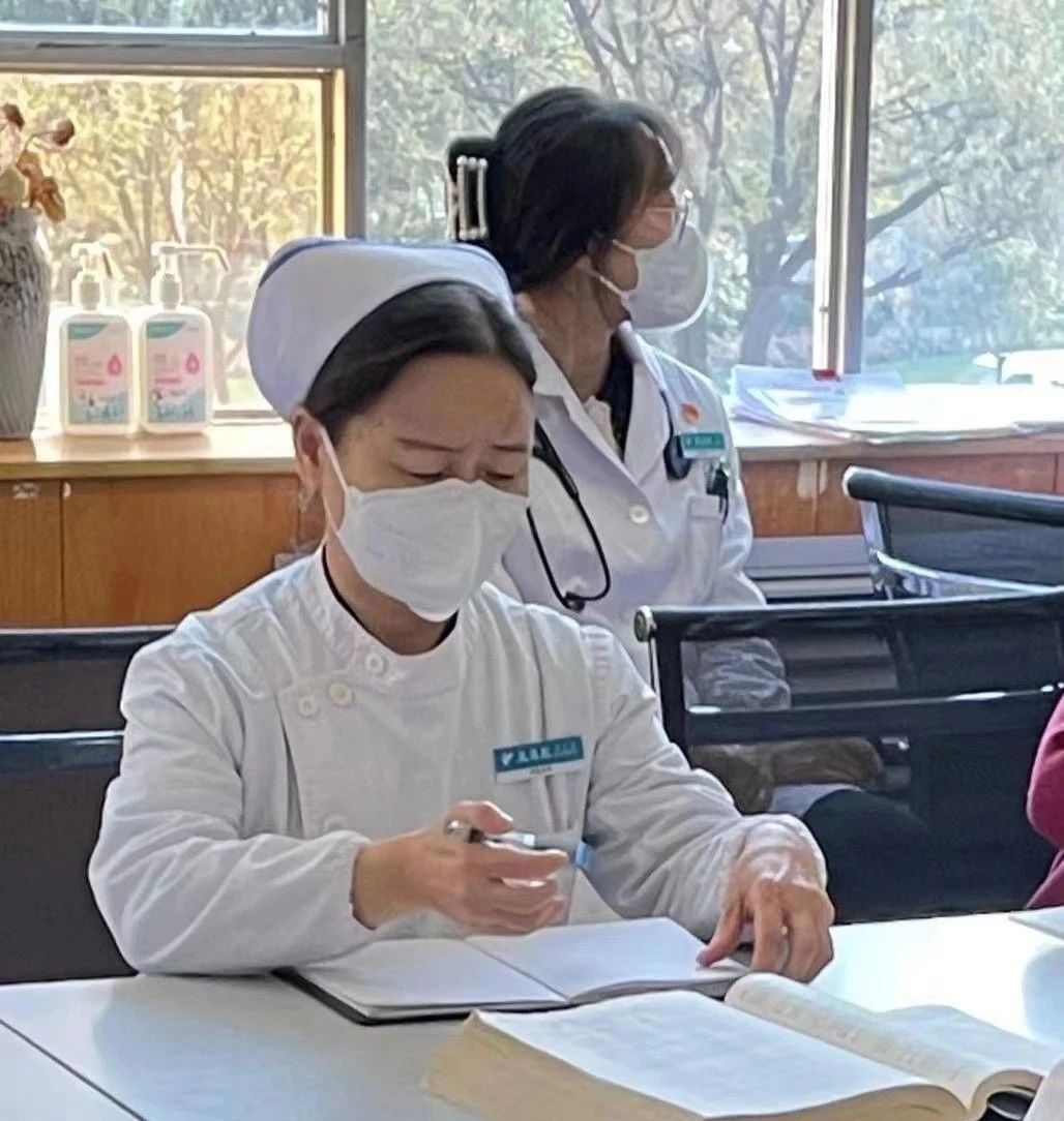 优质护理出真章，学科联合促康复