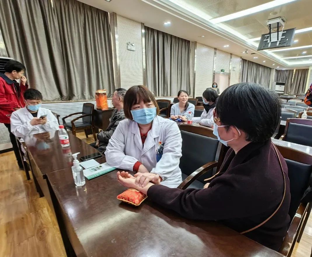 【图片新闻】西安市第九医院中医科走进西安科技大学