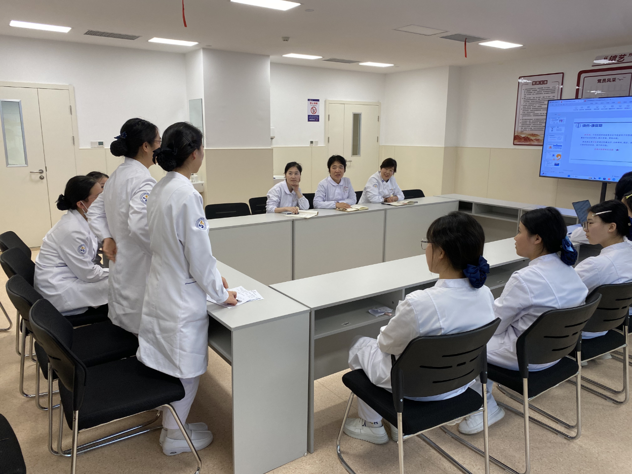以OBE教育理念,探索护理教学查房新模式 | 一例双下肢化学烧伤患者的护理教学查房 以OBE教育理念,探索护理教学查房新模式 | 一例双下肢化学烧伤患者的护理教学查房