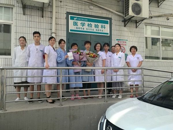 西安市第九医院用这样的方式度过首个“中国医师节” 西安市第九医院用这样的方式度过首个“中国医师节”