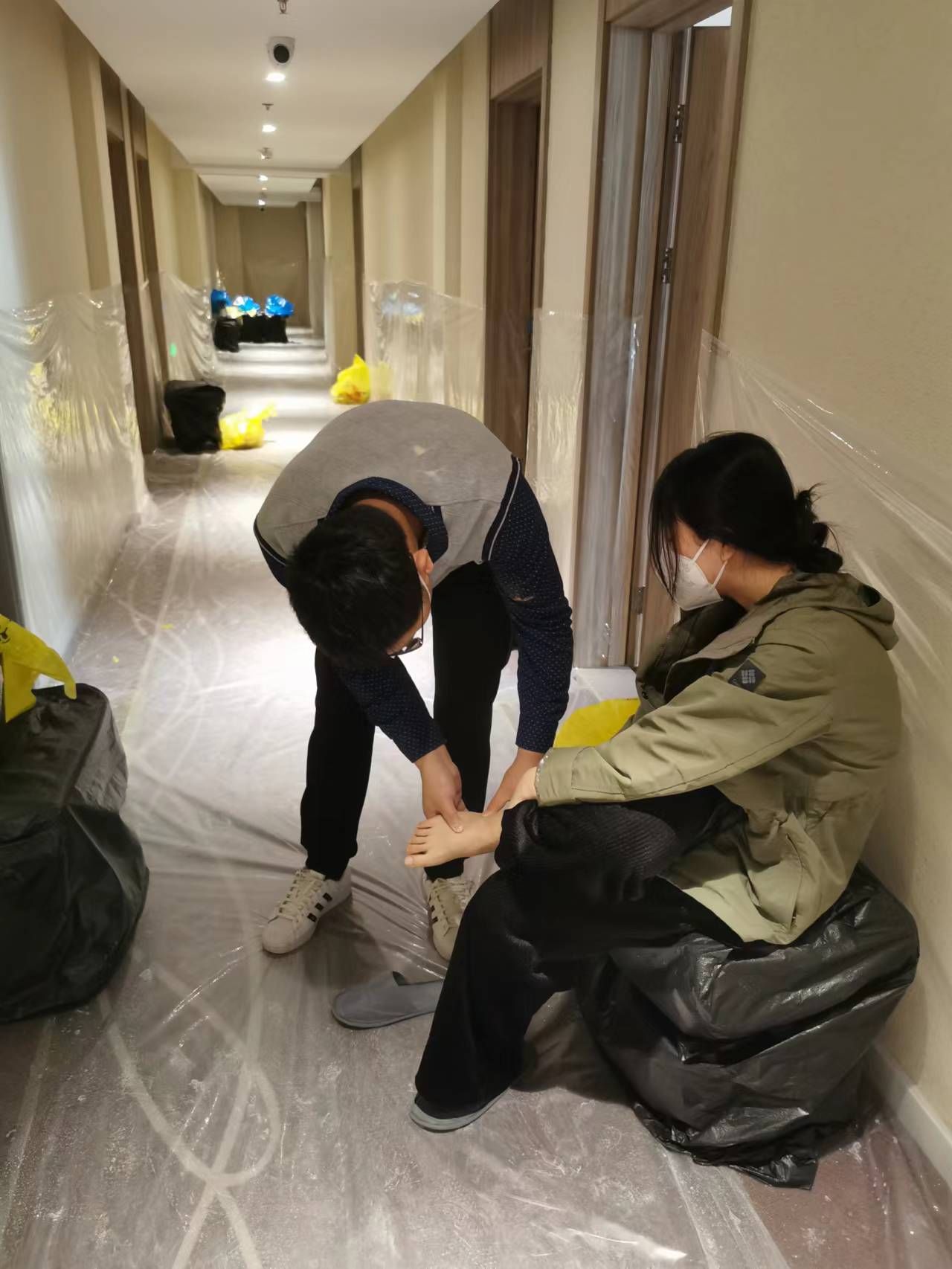 在阳光下——西安市第九医院驰援吉林抗疫纪实（四） 核酸采样八组