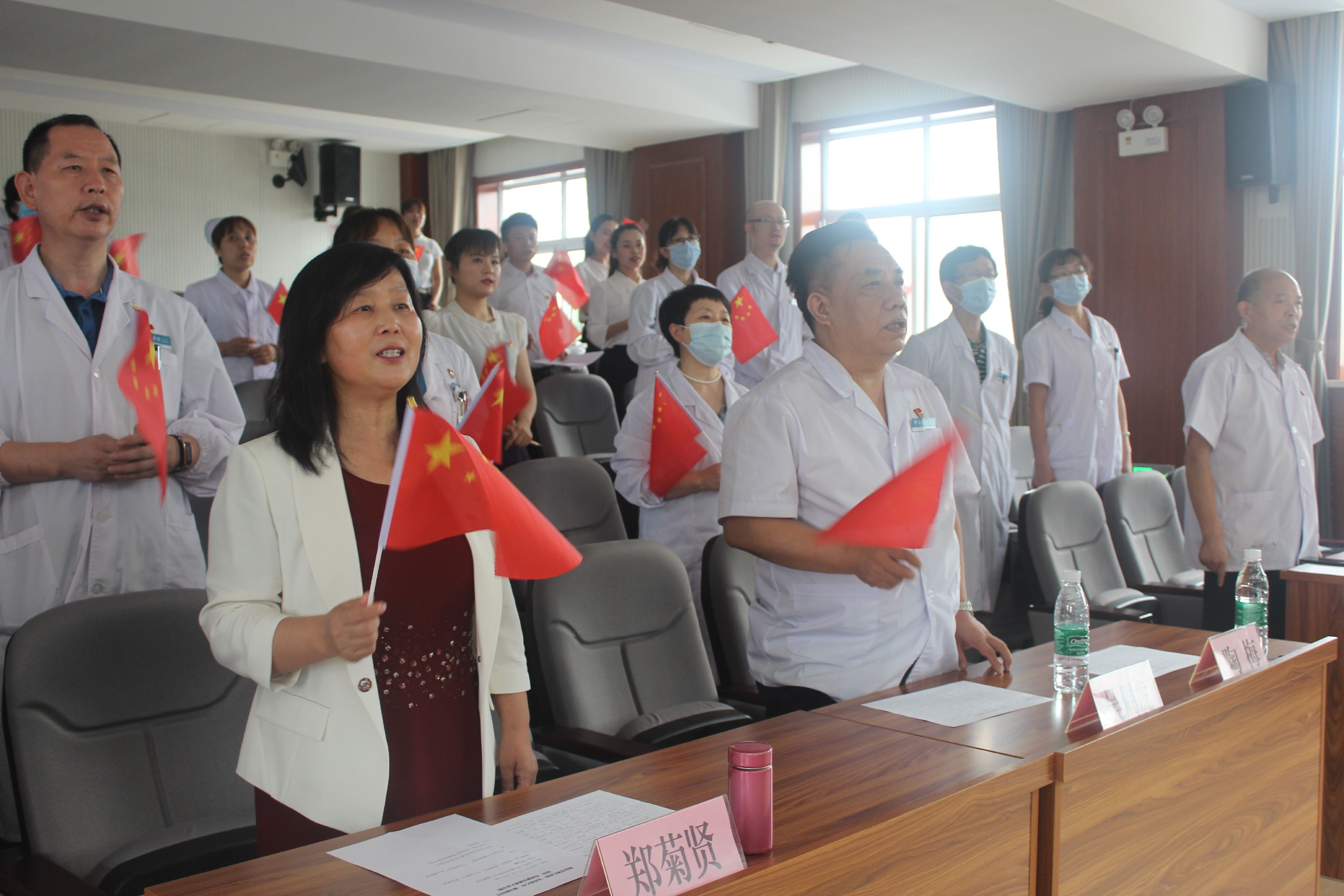 市九院举办“党在我心中 建功新时代” 感恩有你、经典家训诵读活动 市九院举办“党在我心中 建功新时代” 感恩有你、经典家训诵读活动