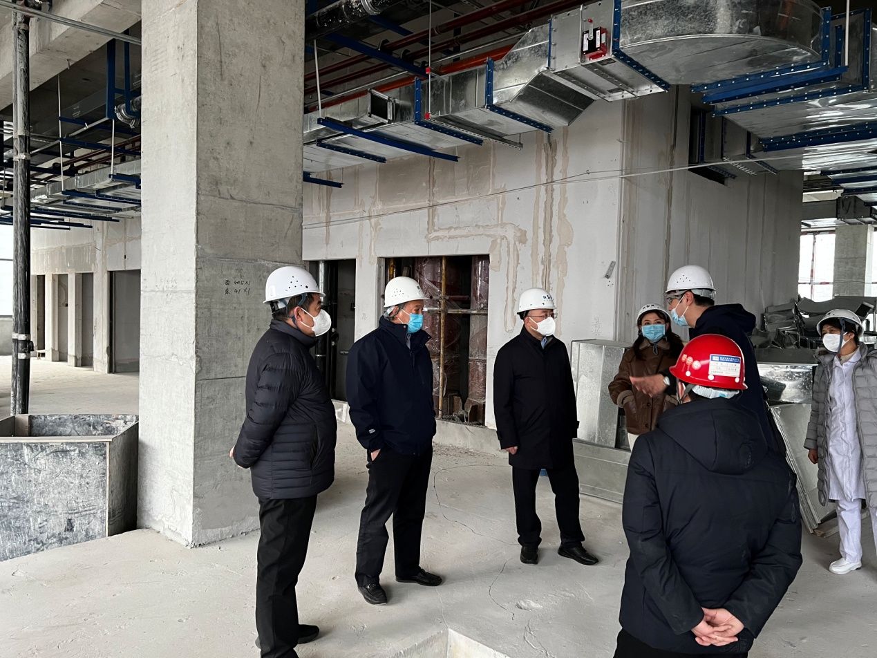西安市第九医院院长带队巡查医院改扩建项目进展