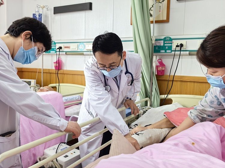 老有所医 爱心互助 老有所医 爱心互助