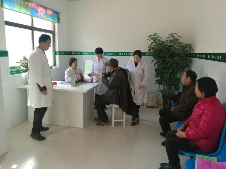 春风拂面助力健康扶贫 两会精神深暖百姓之心