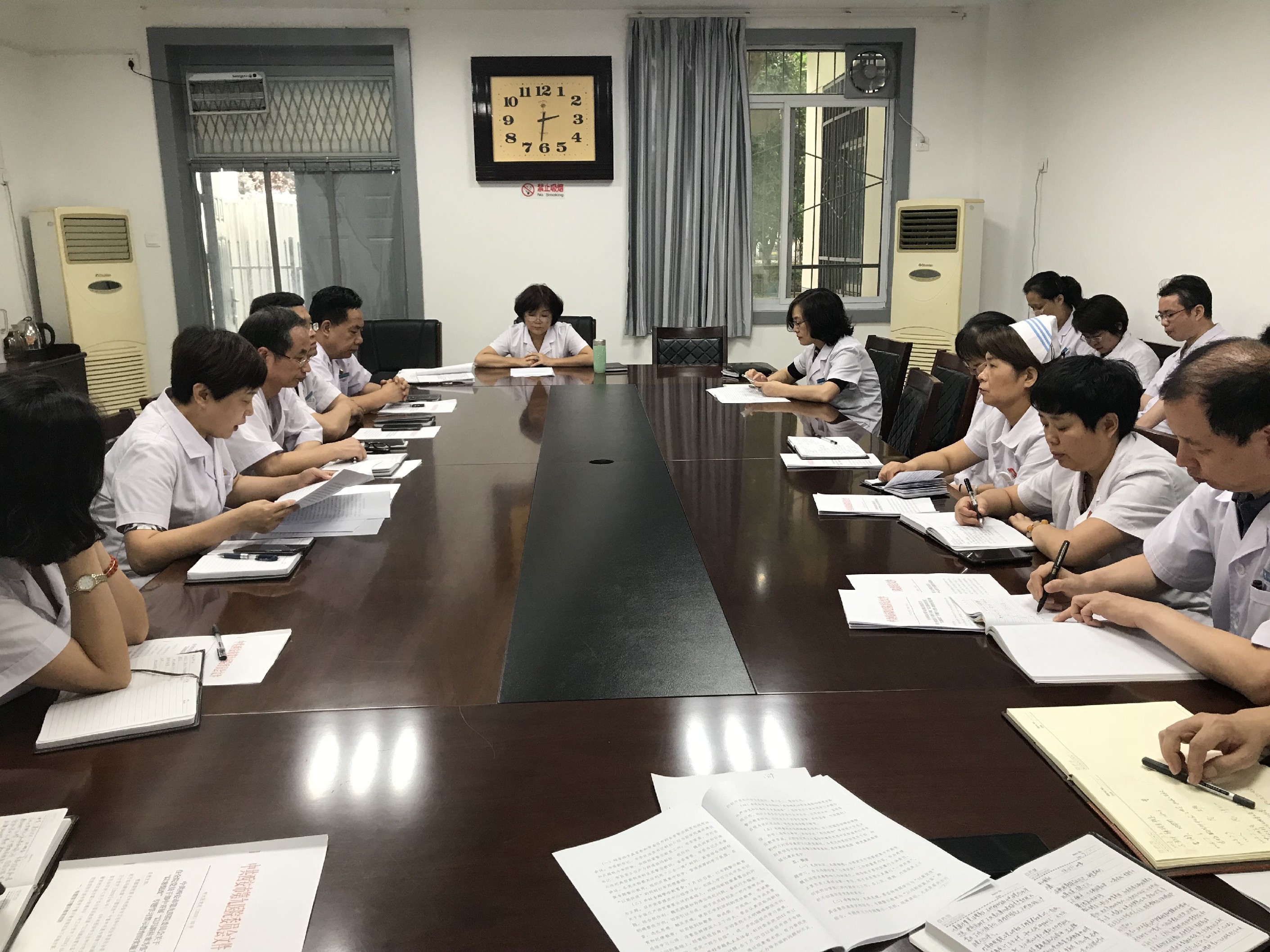 西安市第九医院开展“以冯新柱案为鉴”、“以案促改”专题警示教育学习会议