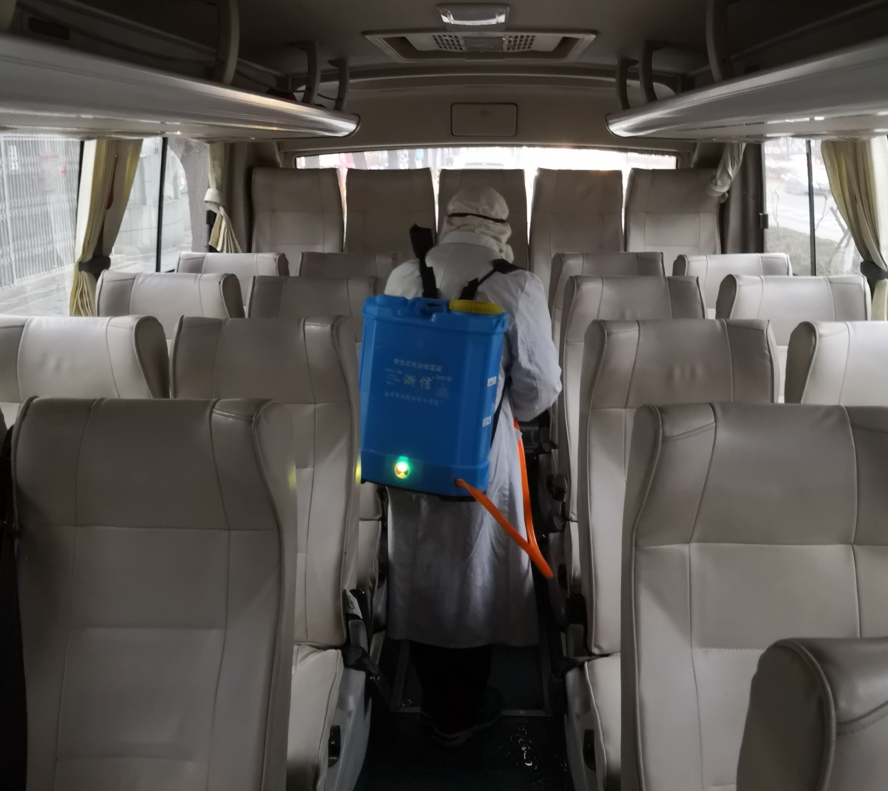 面对疫情 同舟共济，无偿接送医务人员上下班