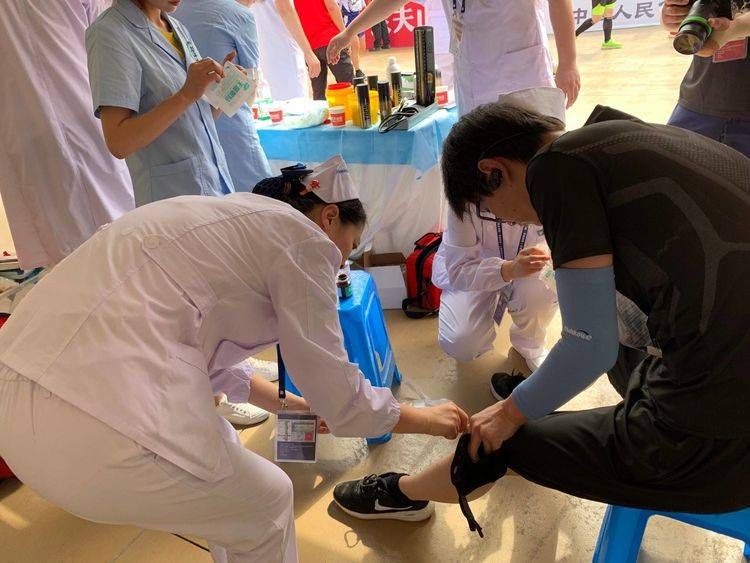 西安市第九医院圆满完成2019年曲江国际马拉松医疗保障任务
