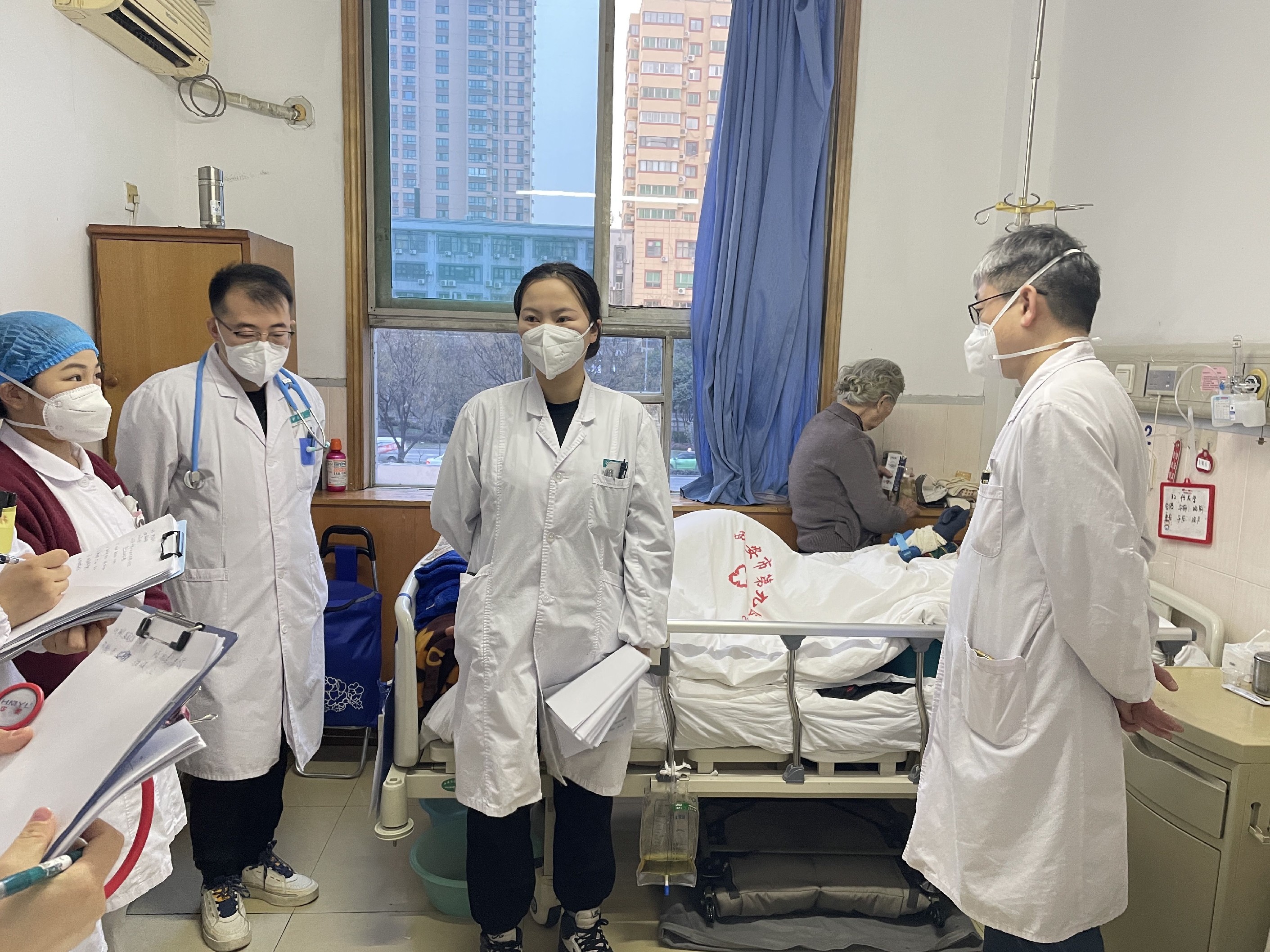 坚守医线，守护健康