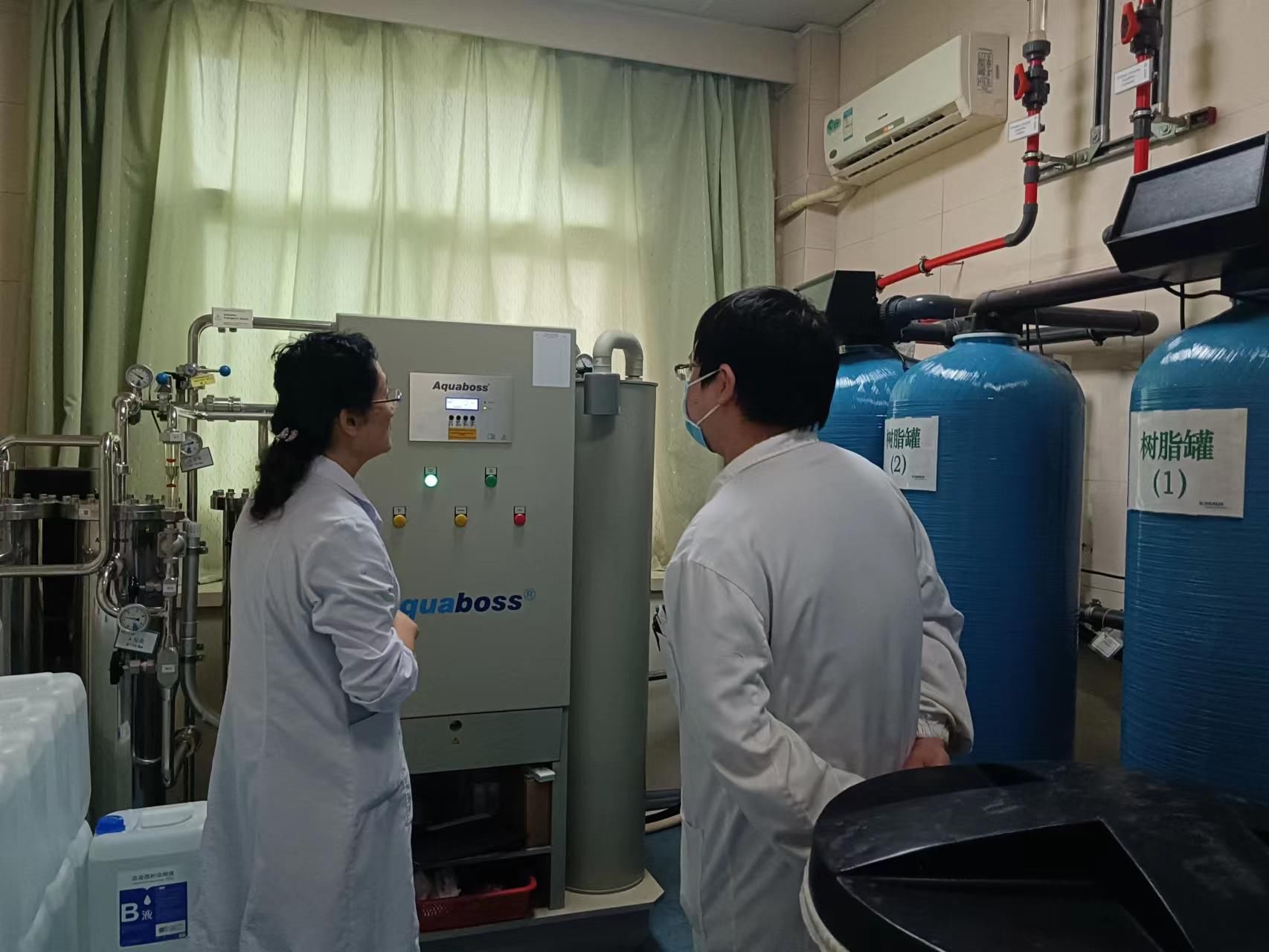 保障“双节“”安全 透析人在行动