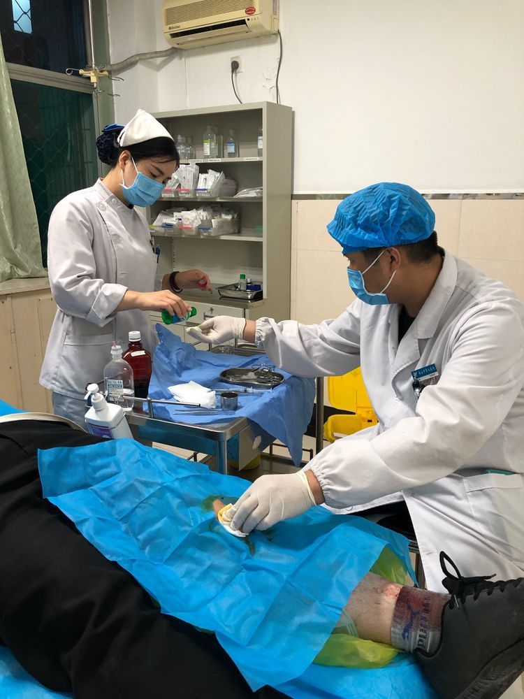 市九院急诊科工作掠影 市九院急诊科工作掠影