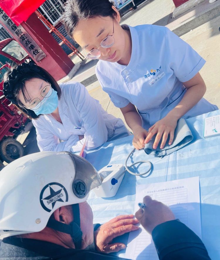 西安市第三十二届“科技之春”宣传月活动关爱老年人 关注老年病——老年常见慢性病健康义诊活动 西安市第三十二届“科技之春”宣传月活动关爱老年人 关注老年病——老年常见慢性病健康义诊活动