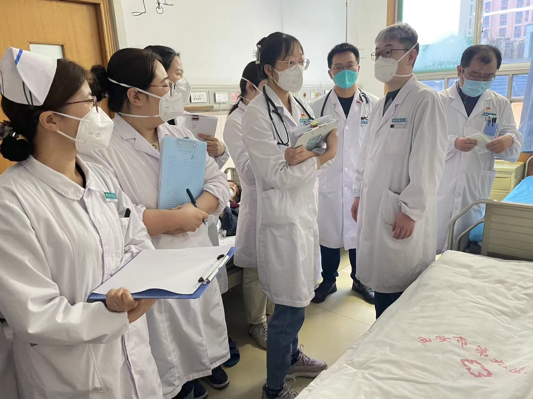 坚守医线，守护健康