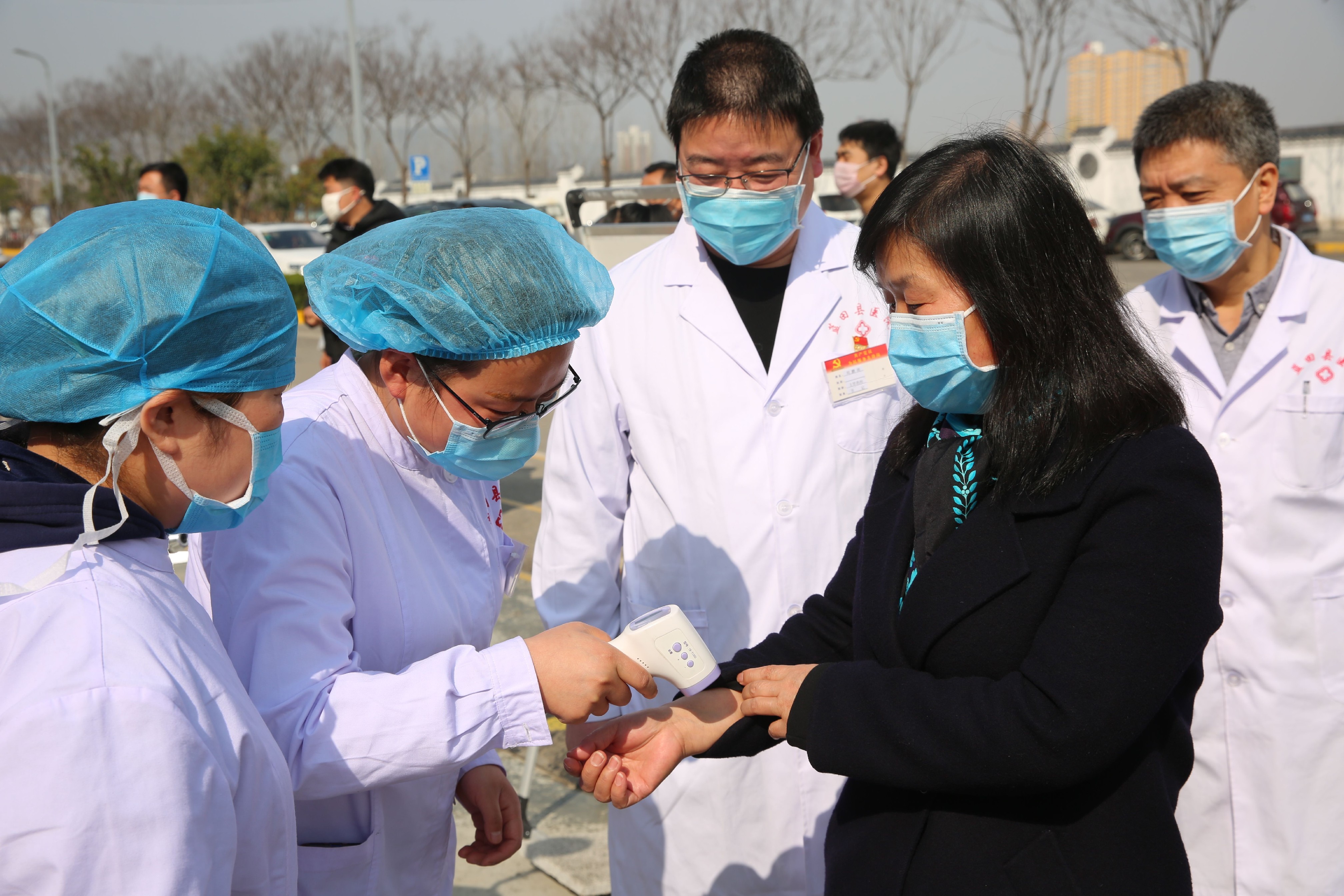 我院院长书记一行到蓝田县人民医院检查督导工作 