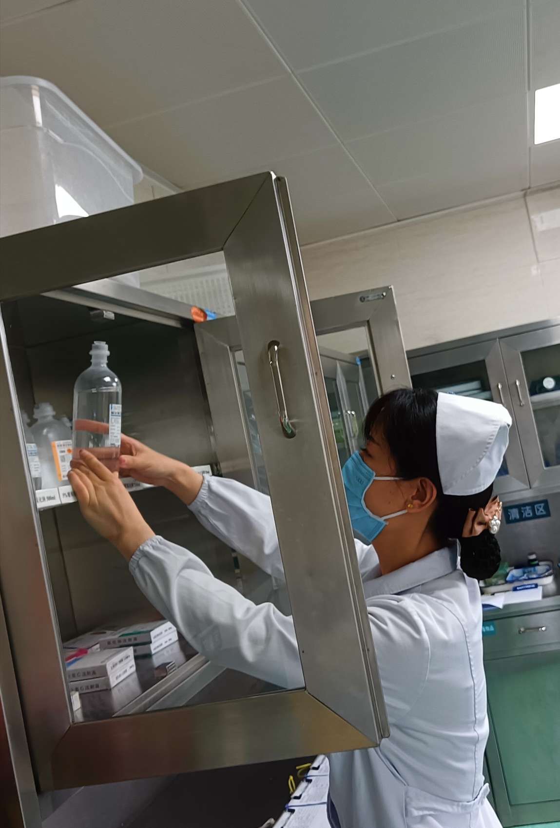 综合科开展“护理质量安全提升月”活动