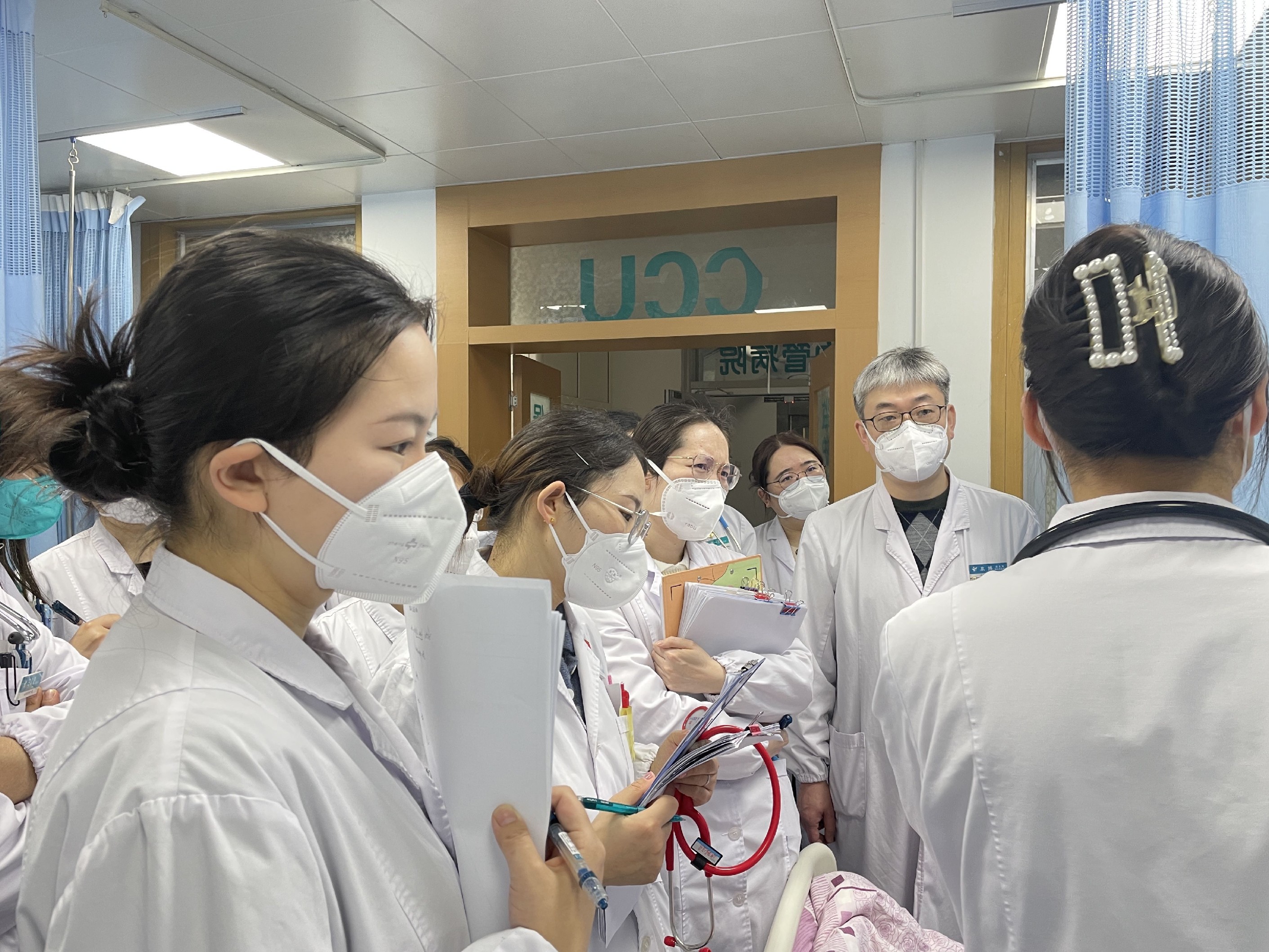 坚守医线，守护健康