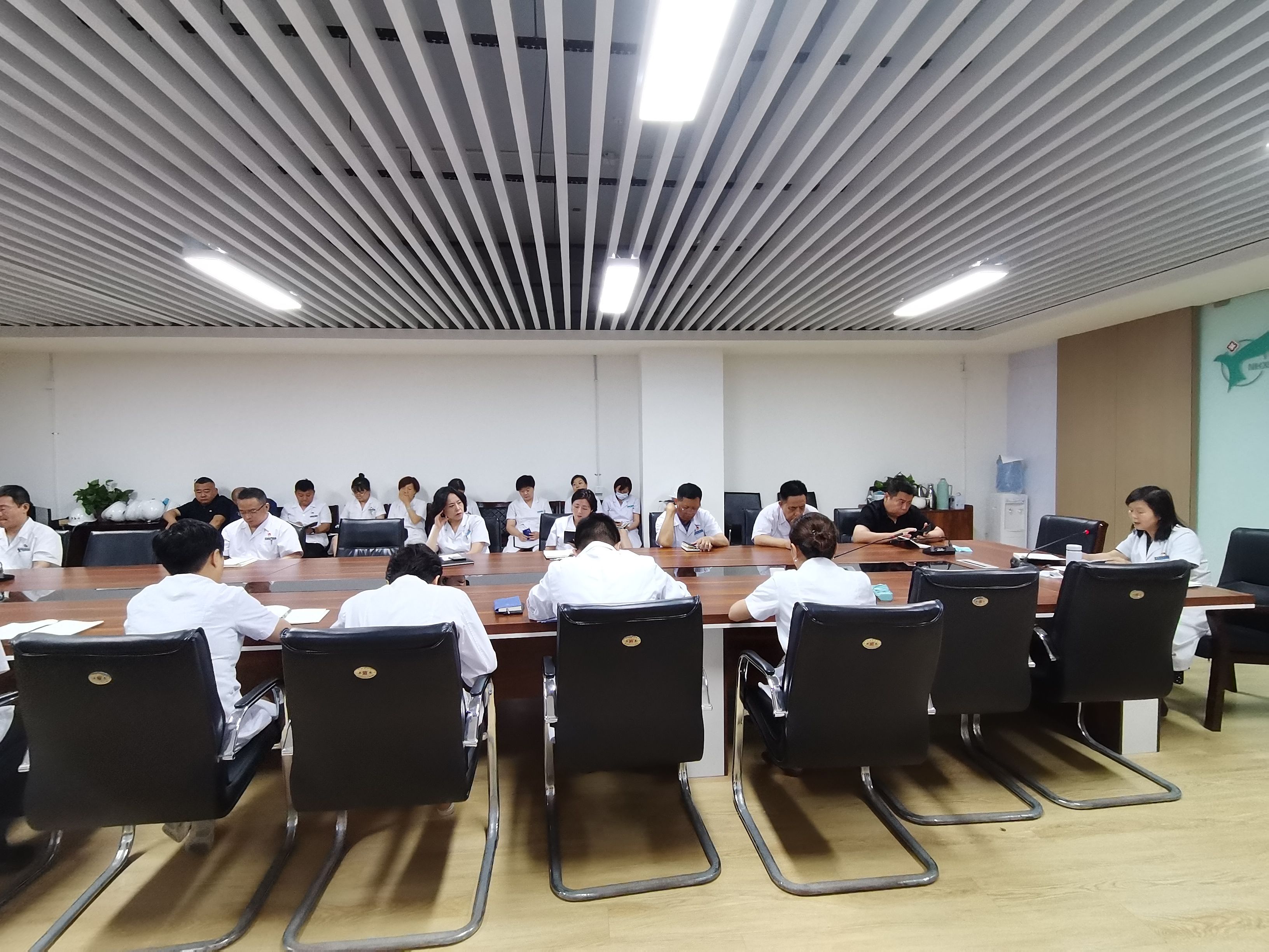 【中心组学习】市九院传达学习委2022年半年工作推进会精神