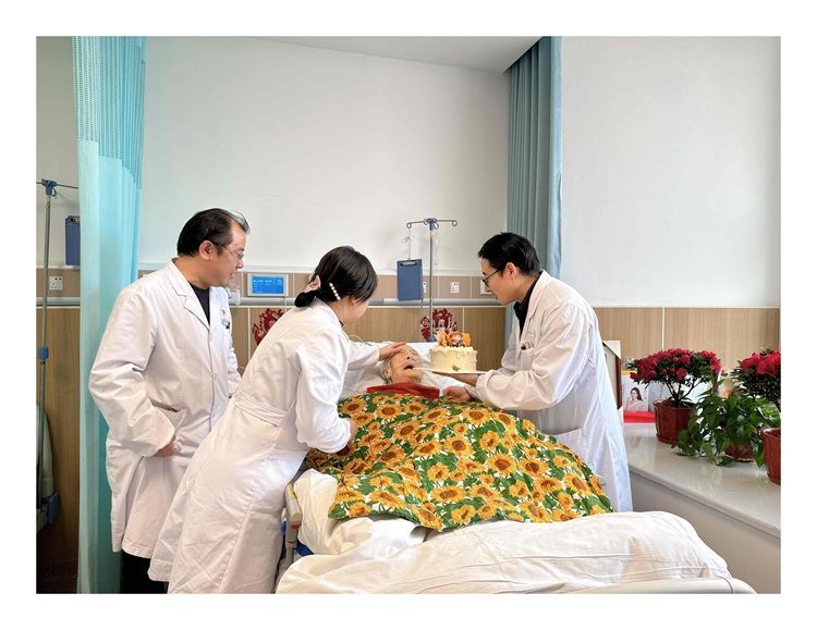 爱在病房,温情”医”刻 爱在病房,温情”医”刻