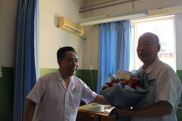 西安市第九医院用这样的方式度过首个“中国医师节” 西安市第九医院用这样的方式度过首个“中国医师节”