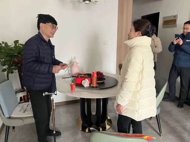走访慰问送真情 浓浓关爱暖人心——西安市第九医院开展春节走访慰问活动 走访慰问送真情 浓浓关爱暖人心——西安市第九医院开展春节走访慰问活动