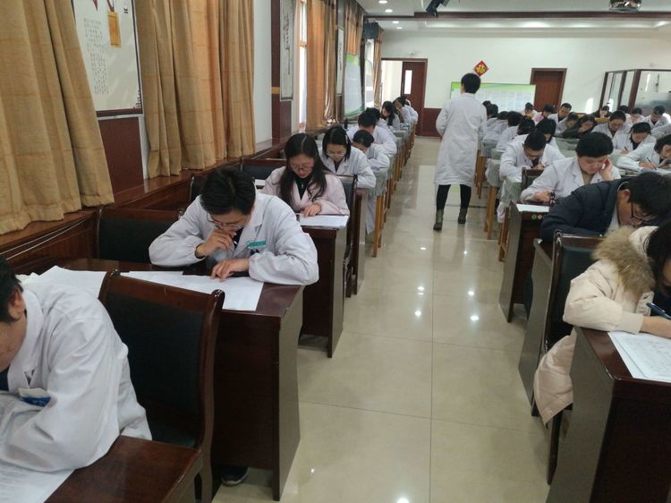 西安市第九医院举办中青年骨干医师选拔考试 西安市第九医院举办中青年骨干医师选拔考试