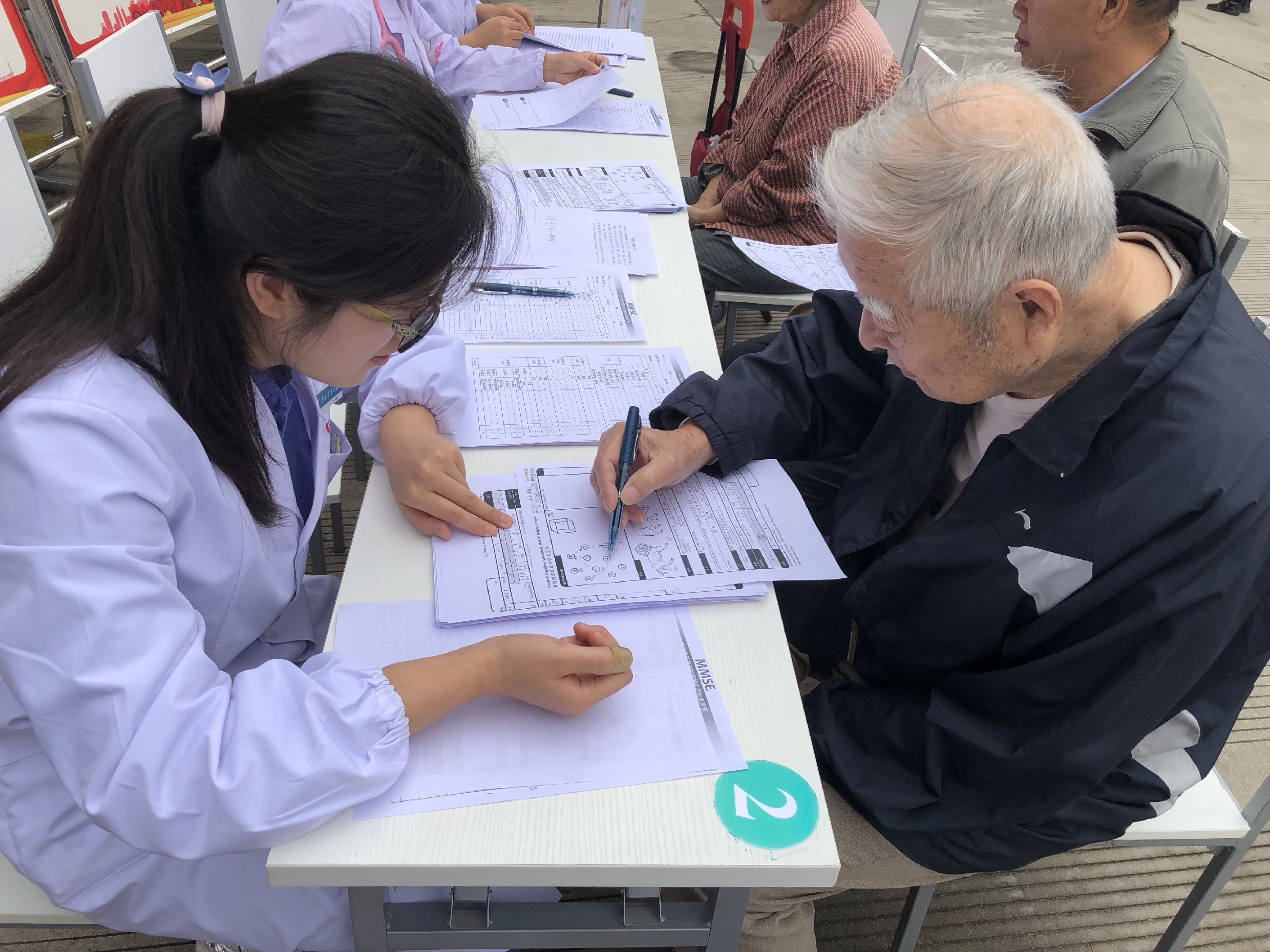 关注记忆 关爱老人 ——市九院举办阿尔茨海默病宣传月义诊活动 关注记忆 关爱老人 ——市九院举办阿尔茨海默病宣传月义诊活动