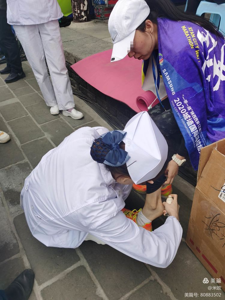 市九院圆满完成“2020城墙国际马拉松赛”医疗保障任务 市九院圆满完成“2020城墙国际马拉松赛”医疗保障任务