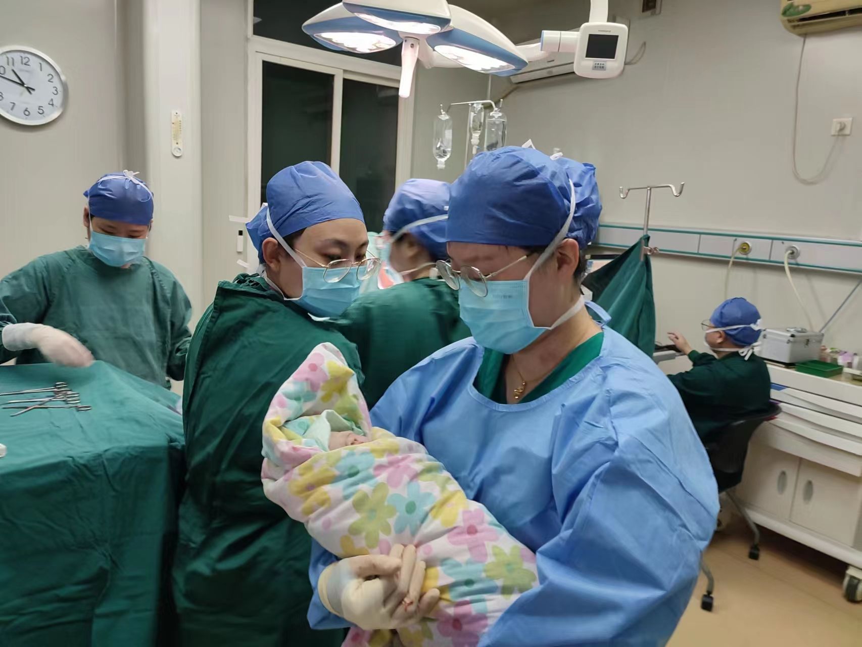 新年伊始,我院喜迎首位“兔宝宝” 新年伊始,我院喜迎首位“兔宝宝”