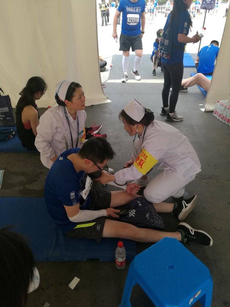 西安市第九医院圆满完成2019年曲江国际马拉松医疗保障任务