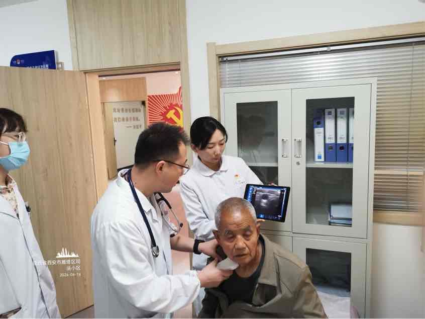 春满四月天 关爱在九院 春满四月天 关爱在九院
