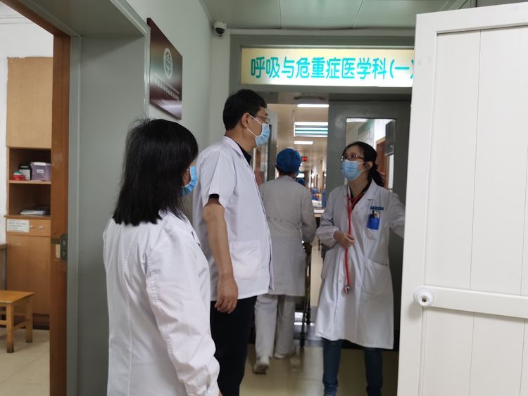 平战结合 聚力再前进 市九院院领导节后大查房 平战结合 聚力再前进 市九院院领导节后大查房