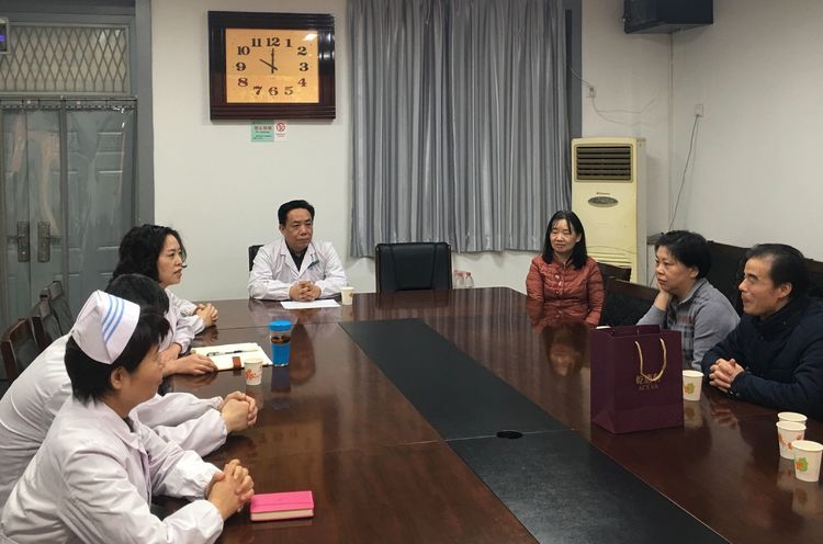 温馨欢送会 浓浓惜别情