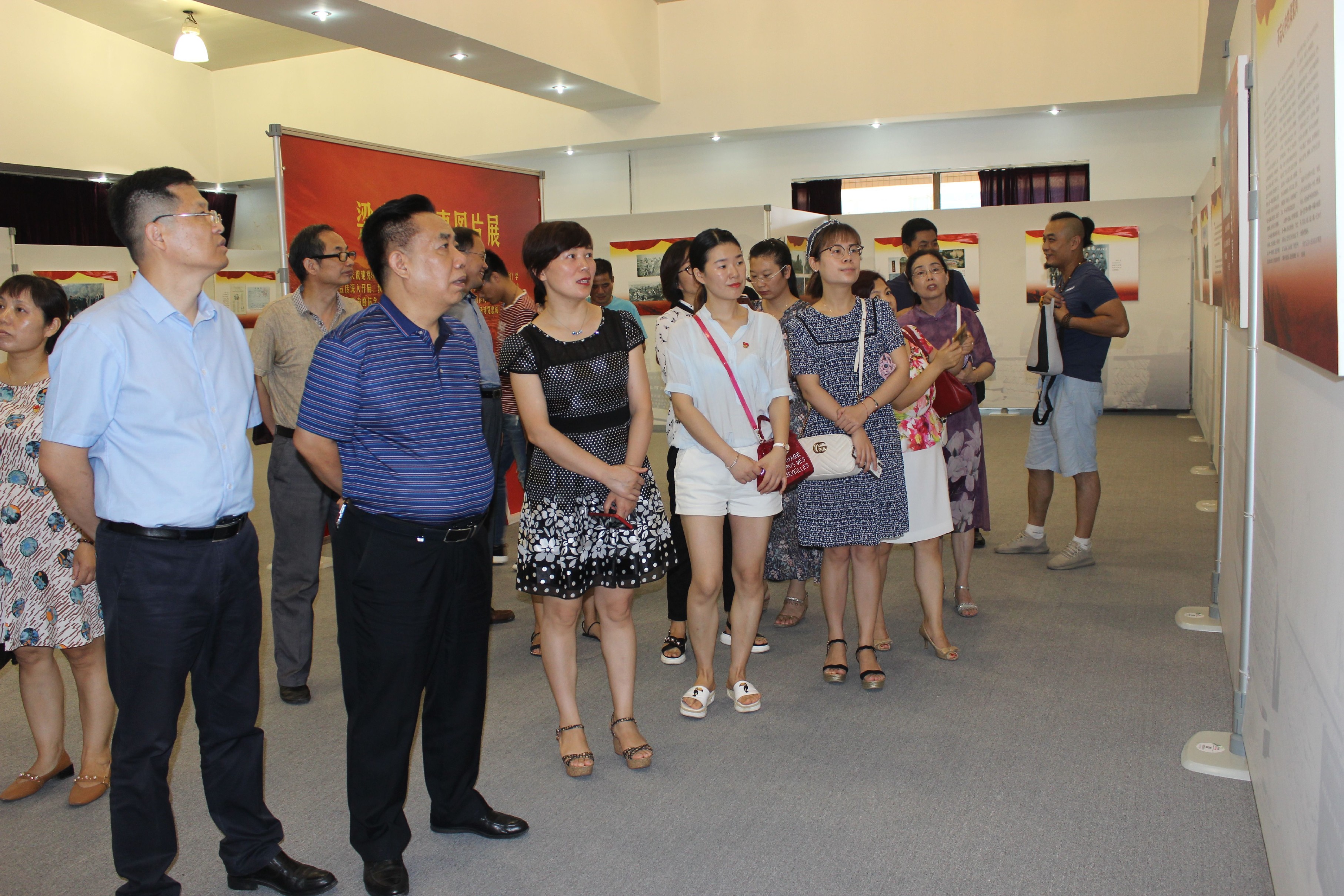 以患者为中心 学习梁家河 以患者为中心 学习梁家河