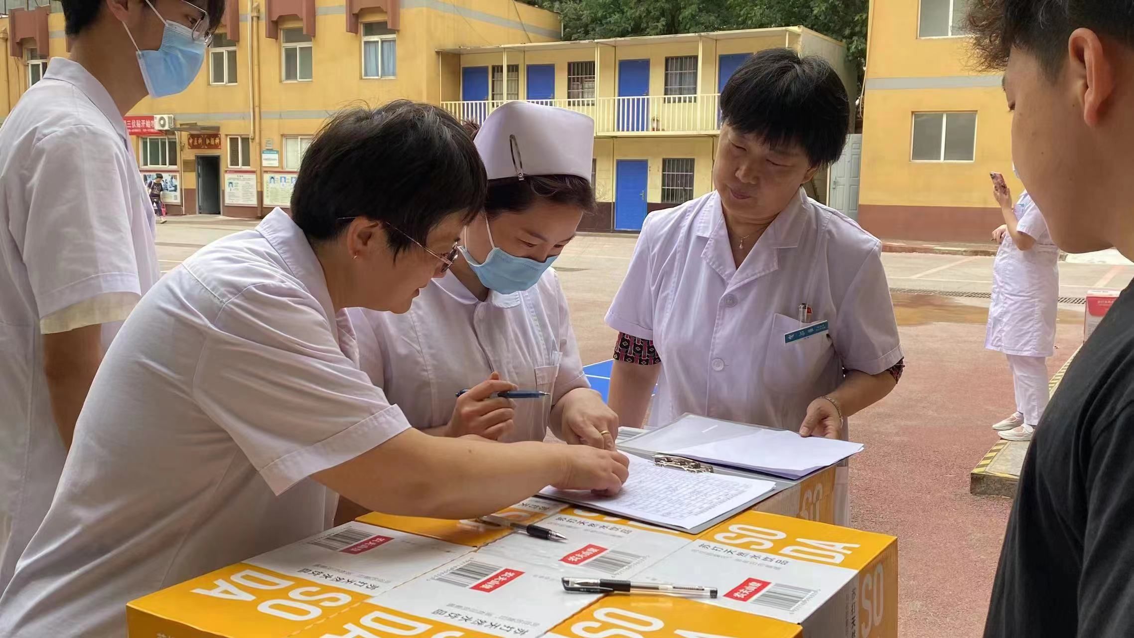 关爱职工 夏送清凉