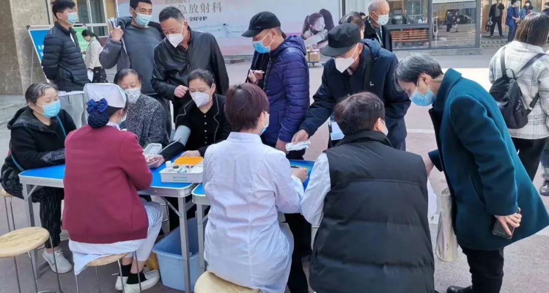 西安市第九医院肿瘤分院举办“抗癌防癌，你我同行”义诊活动