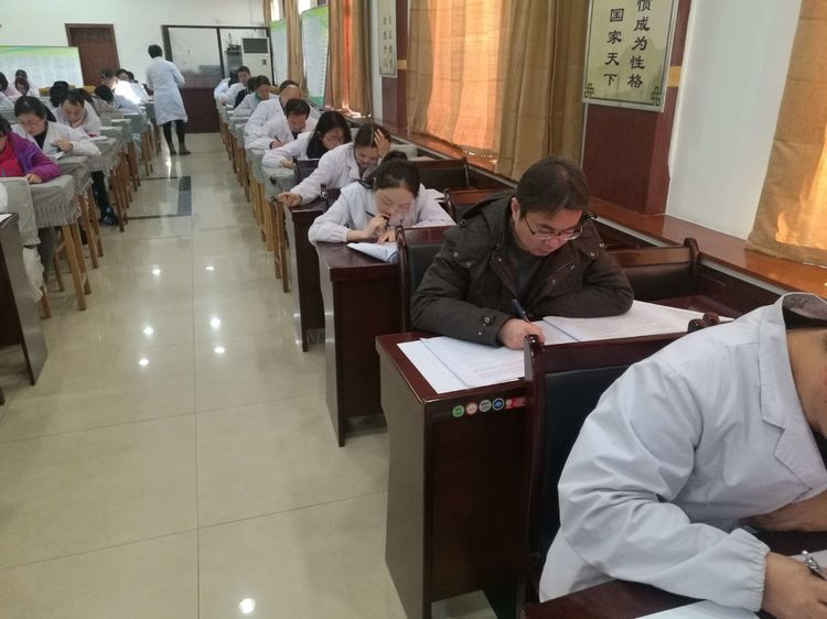 西安市第九医院举办中青年骨干医师选拔考试 西安市第九医院举办中青年骨干医师选拔考试