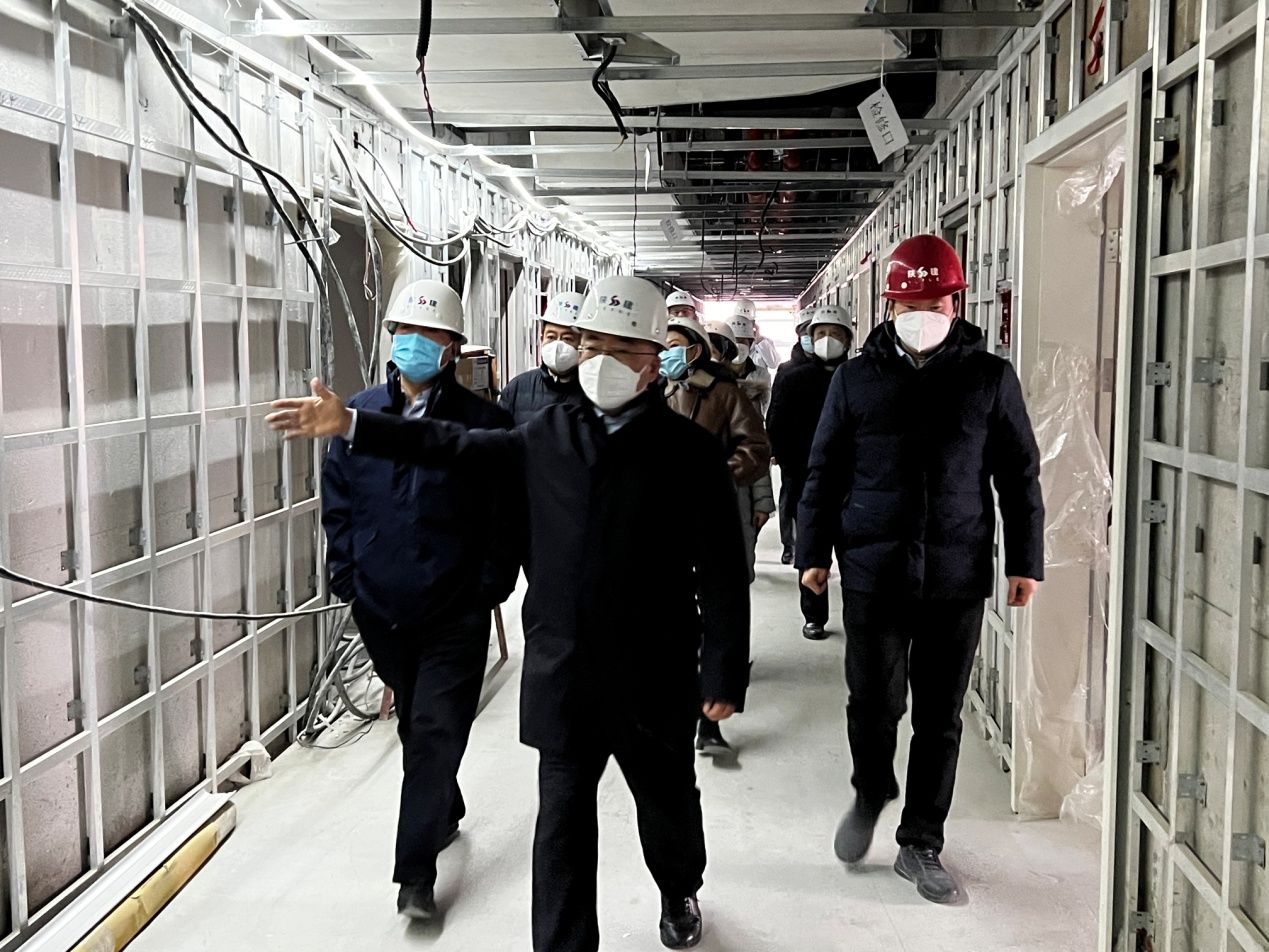 西安市第九医院院长带队巡查医院改扩建项目进展